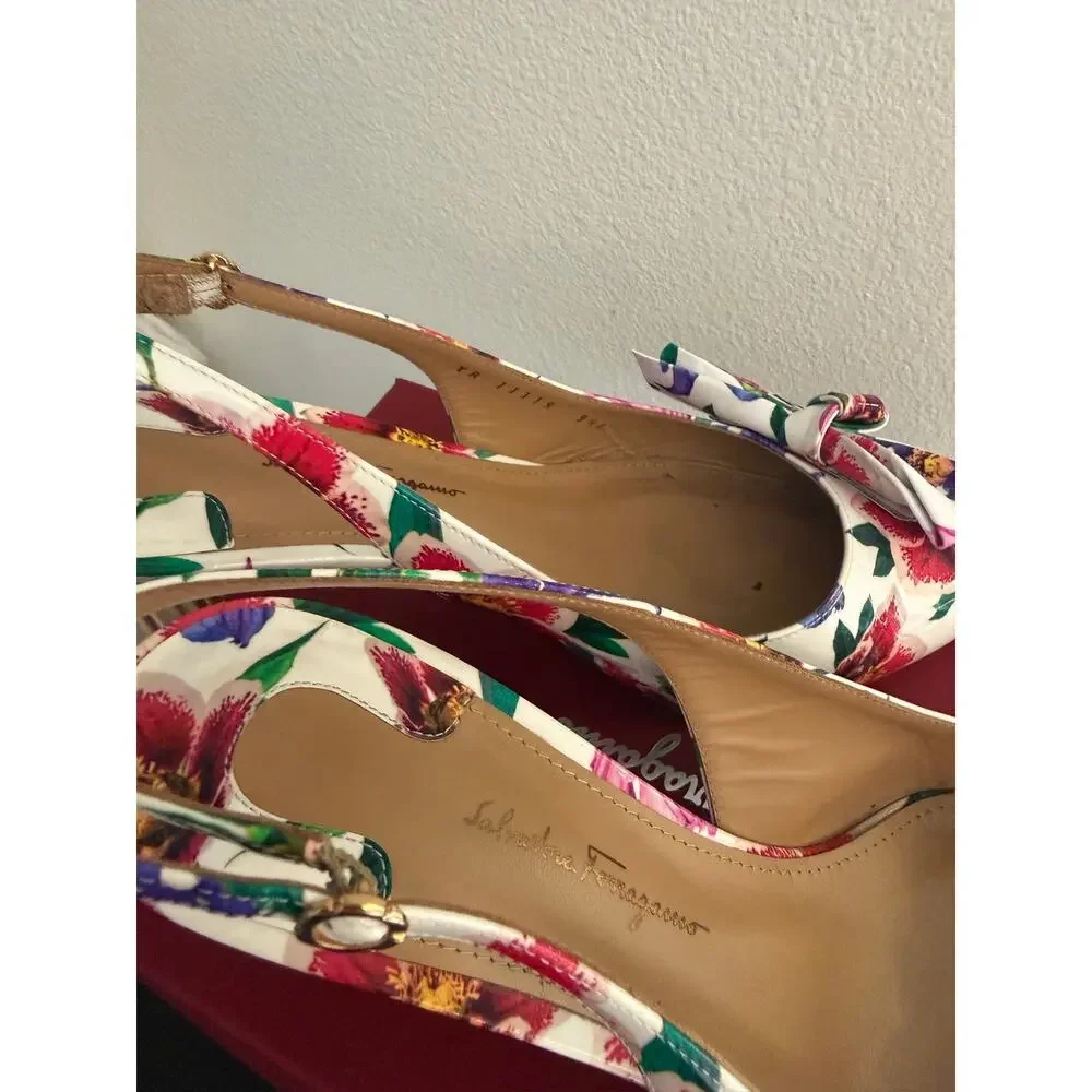 Salvatore Ferragamo white floral peony slingback heels sz 9 1/2